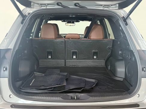 Used 2025 Subaru Forester Touring w/ Touring Package AWD/4WD image 9
