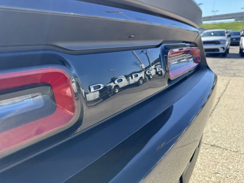 Used 2016 Dodge Challenger R/T Scat Pack w/ Leather Interior Group image 9