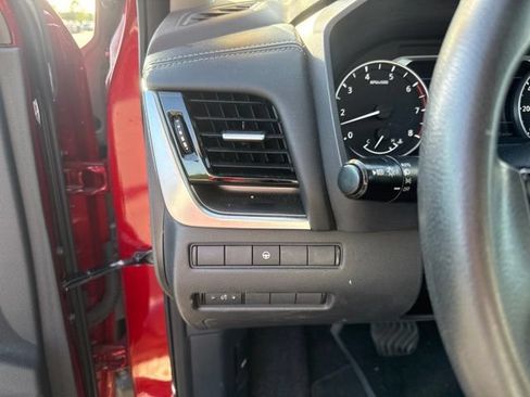 Used 2022 Nissan Rogue SV FWD image 14
