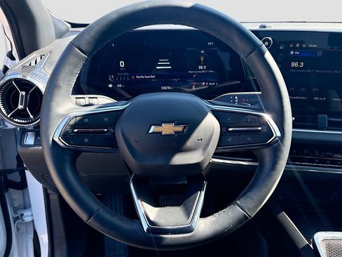 Used 2025 Chevrolet Equinox LT image 11