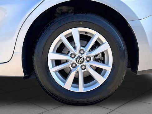 Used 2025 Toyota Camry LE FWD image 11