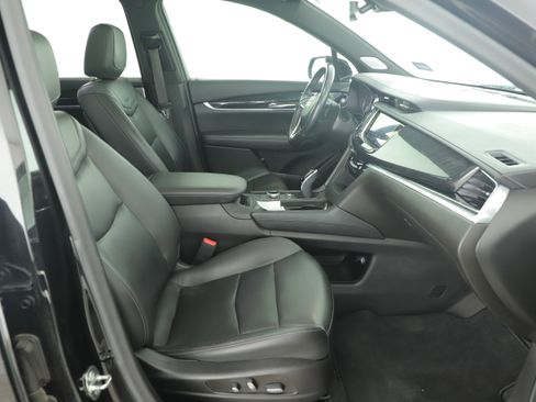 Used 2022 Cadillac XT6 Premium Luxury image 13