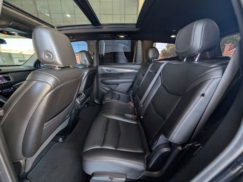 Used 2021 Cadillac XT6 Luxury w/ LPO, Floor Liner Package AWD/4WD image 23