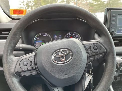Used 2019 Toyota RAV4 LE w/ Carpet Mat Package image 16