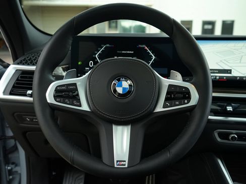 Used 2025 BMW X6 xDrive40i w/ Climate Comfort Package AWD/4WD image 12