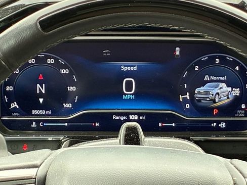 Used 2025 Chevrolet Silverado 1500 High Country w/ High Country Premium Package AWD/4WD image 24