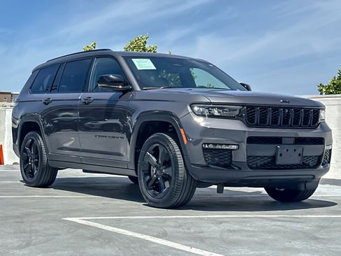 Used 2025 Jeep Grand Cherokee L Limited w/ Luxury Tech Group II AWD/4WD image 10