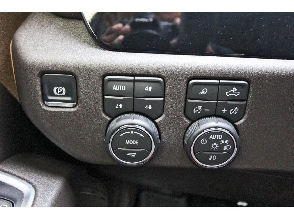 Used 2026 Chevrolet Silverado 3500 LT w/ Texas Edition AWD/4WD image 24