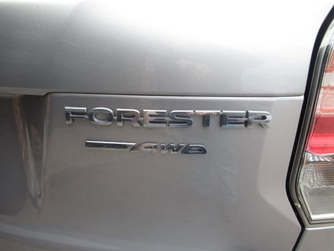 Used 2018 Subaru Forester 2.5i Premium w/ All-Weather Package image 8