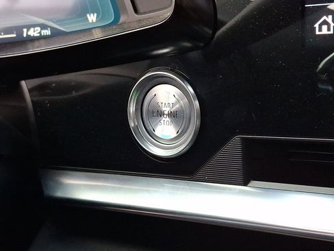 Used 2023 Chevrolet Corvette Stingray Coupe w/ Z51 Performance Package image 21