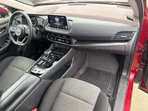 Used 2023 Nissan Rogue SV FWD image 19