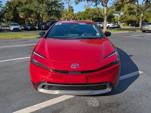 Used 2024 Toyota Prius XLE FWD image 9