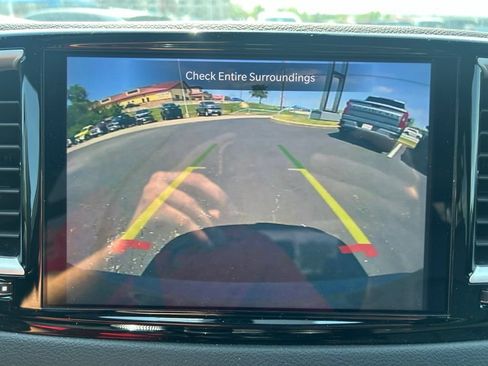 Used 2025 Chrysler Pacifica Select FWD image 28