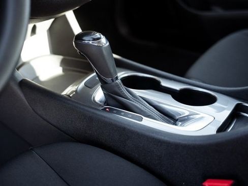 Used 2018 Chevrolet Malibu LS image 17