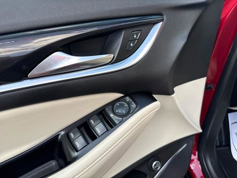 Used 2019 Buick Enclave Essence AWD/4WD image 10