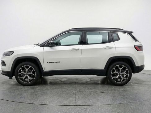 Used 2025 Jeep Compass Limited AWD/4WD image 5