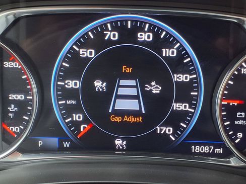 Used 2023 Chevrolet Traverse Premier AWD/4WD image 16
