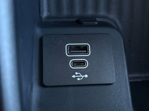 Used 2026 Ford Expedition Active RWD image 21