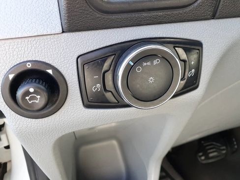 Used 2016 Ford Transit 350 XL image 8