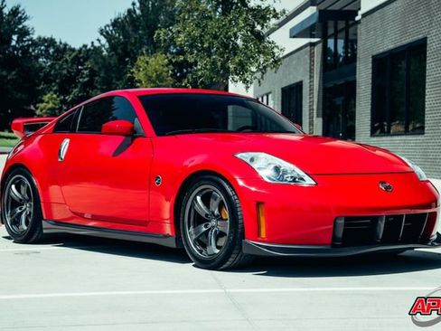 Used 2008 Nissan 350Z NISMO RWD image 6