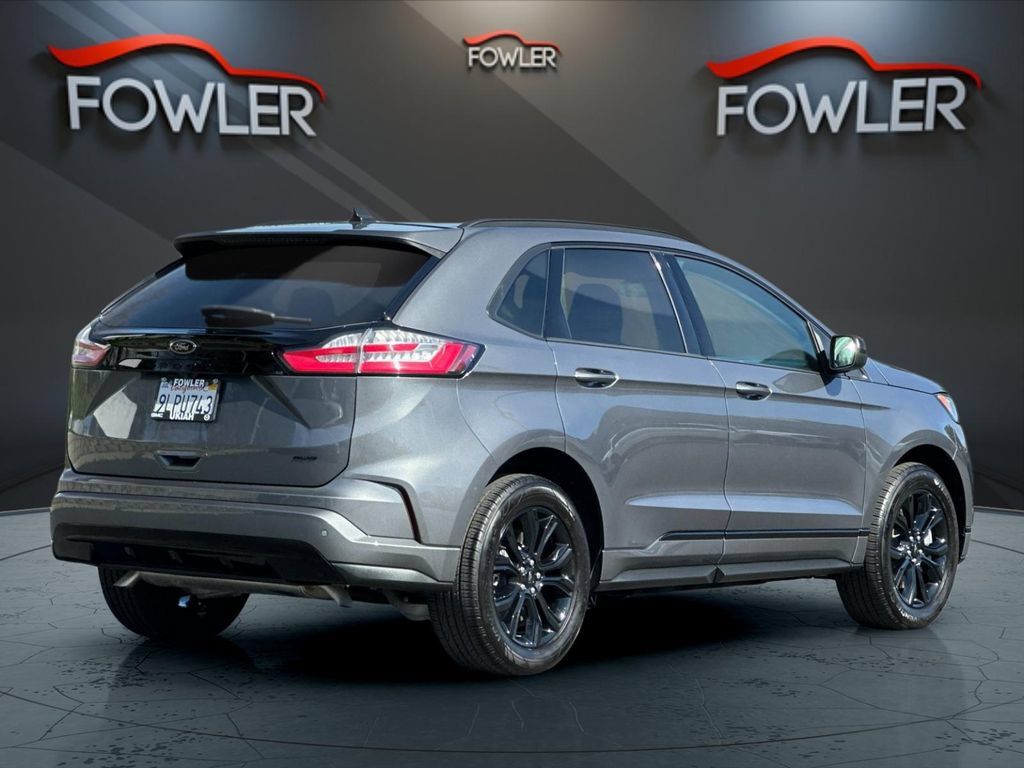 Used 2024 Ford Edge SE w/ Black Appearance Package AWD/4WD image 4
