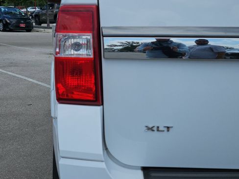 Used 2016 Ford Expedition XLT w/ Equipment Group 202A RWD image 24