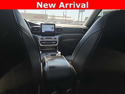 Used 2023 Ford Explorer XLT w/ Equipment Group 202A image 8