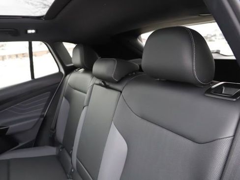 Used 2023 Volkswagen ID.4 Pro S Plus image 20