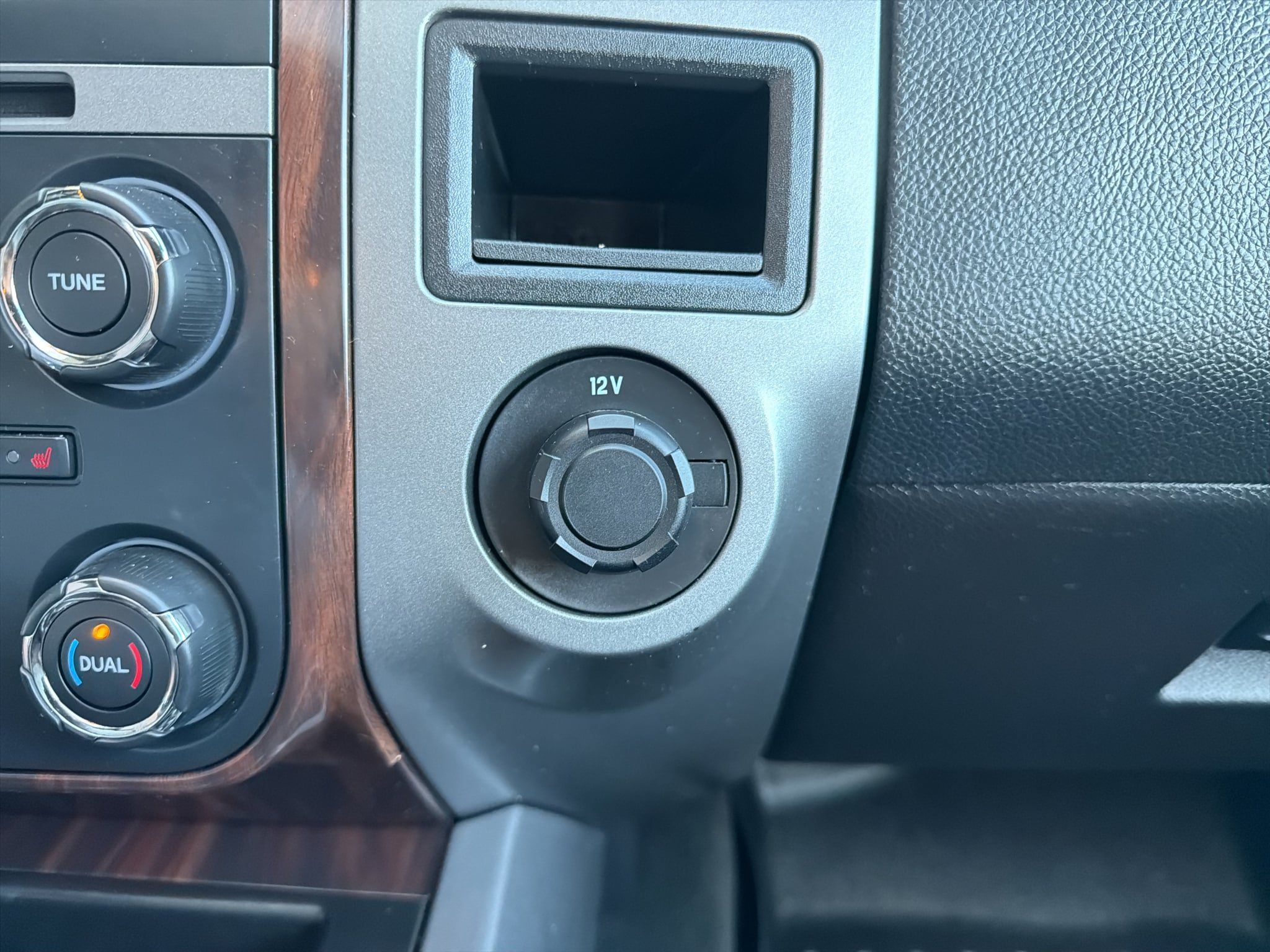 Used 2016 Ford Expedition Platinum AWD/4WD image 36