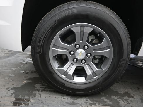 Used 2018 Chevrolet Tahoe LT image 11