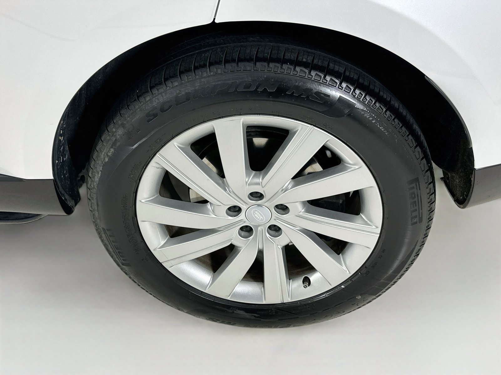 Used 2025 Land Rover Range Rover SE AWD/4WD image 34