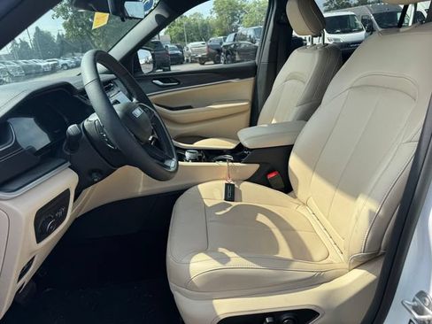 Certified 2023 Jeep Grand Cherokee L Limited w/ Luxury Tech Group II AWD/4WD image 24