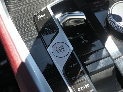 Used 2024 BMW X6 xDrive40i w/ Premium Package image 20