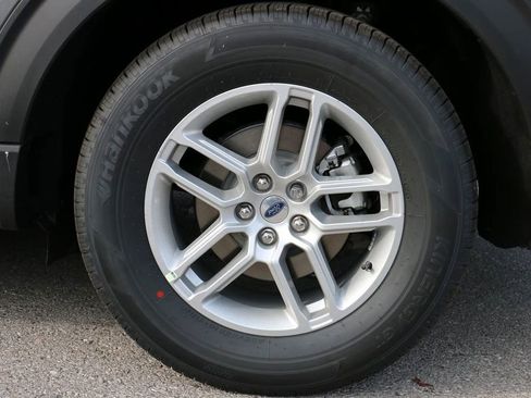 New 2026 Ford Explorer Active RWD image 9