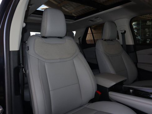 New 2025 Ford Explorer Active w/ Active Comfort Package image 44