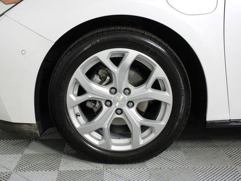 Used 2018 Chevrolet Volt Premier w/ Driver Confidence Package image 29