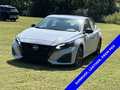 New 2025 Nissan Altima 2.5 SR w/ SR Premium Package image 12