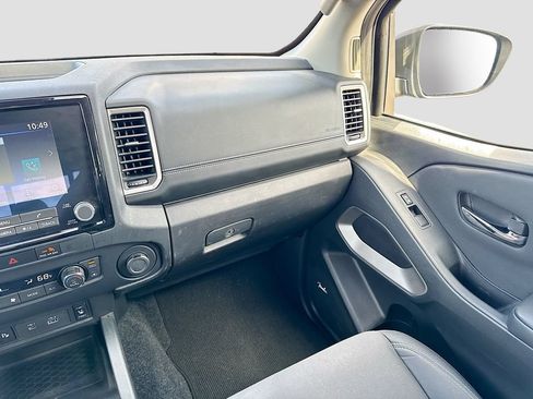 Used 2024 Nissan Frontier SV w/ SV Convenience Package RWD image 34