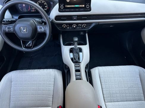 Used 2023 Honda HR-V LX image 10