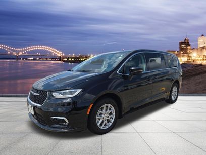 Used 2024 Chrysler Pacifica Touring-L