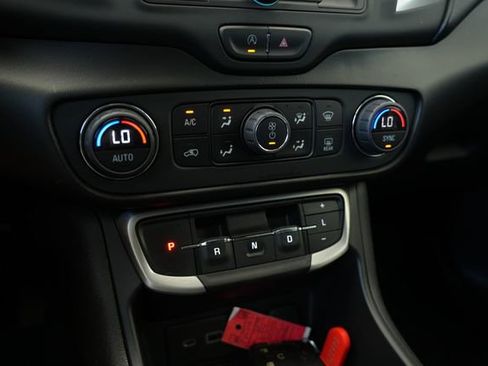 Used 2022 GMC Terrain SLE w/ Driver Convenience Package FWD image 22