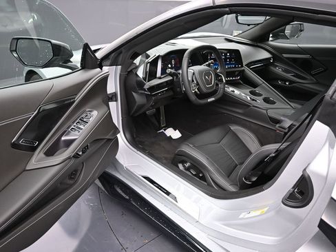 Used 2026 Chevrolet Corvette Z06 w/ Stealth Interior Trim Package RWD image 11