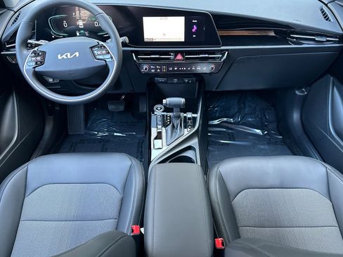 New 2025 Kia Niro EX image 9