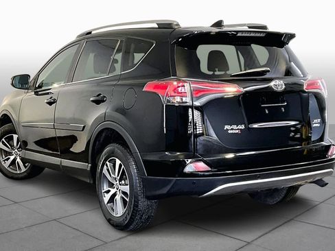 Used 2017 Toyota RAV4 XLE image 11