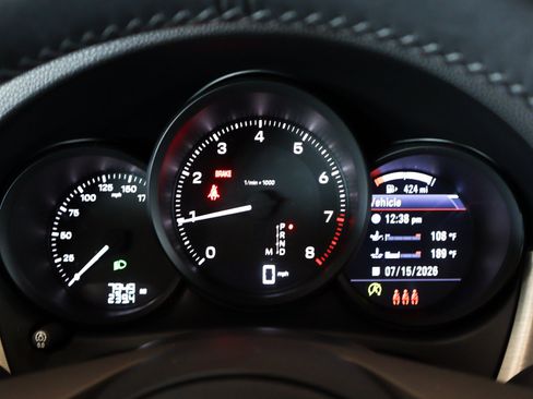 Certified 2026 Porsche Macan AWD/4WD image 16