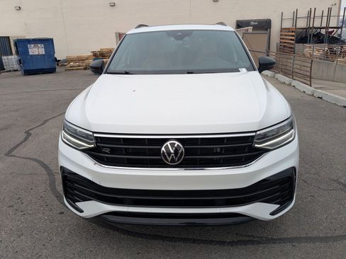 Used 2022 Volkswagen Tiguan SE R-Line image 11