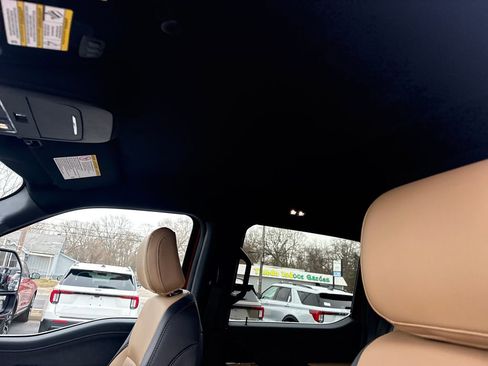 Used 2025 Ford F250 Lariat w/ Chrome Package image 31