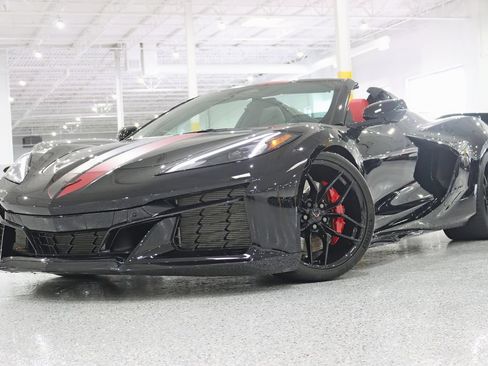 Used 2026 Chevrolet Corvette Z06 w/ Stealth Interior Trim Package RWD image 7
