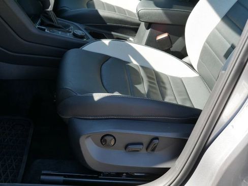 Certified 2025 Volkswagen Taos SEL image 14