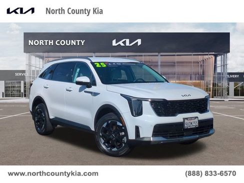 Certified 2025 Kia Sorento S AWD/4WD image 1